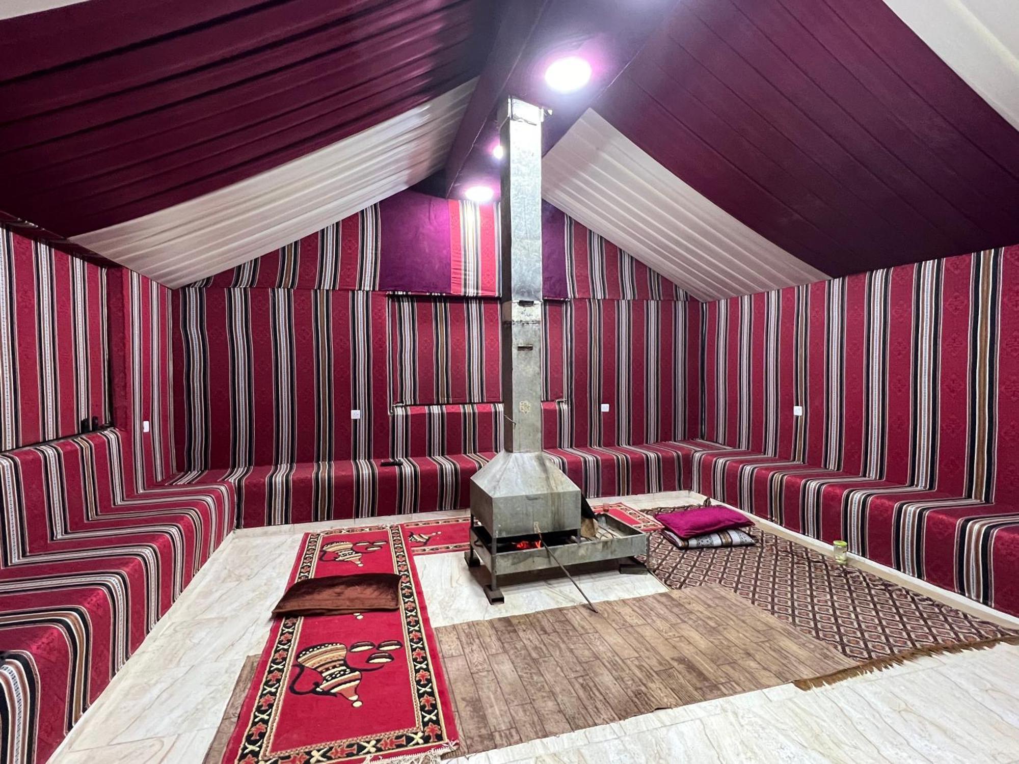 Scarlet Luxury Camp Wadi Rum Exterior foto
