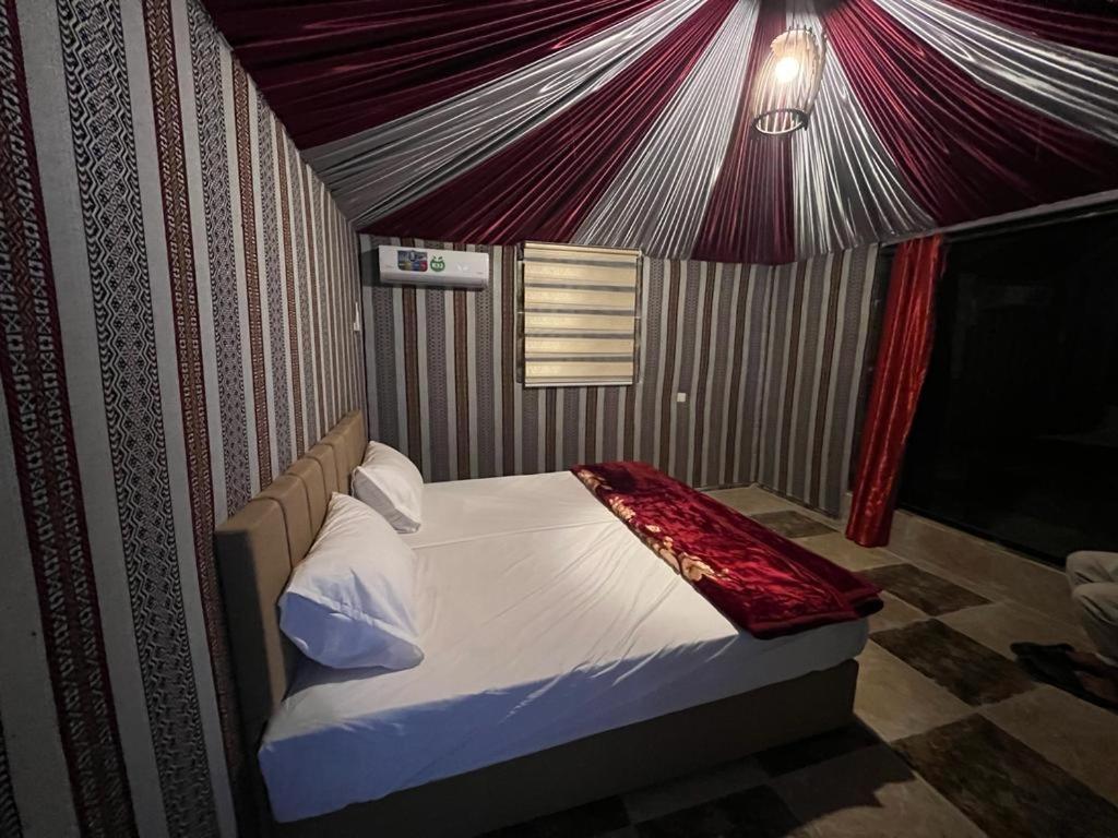 Scarlet Luxury Camp Wadi Rum Exterior foto