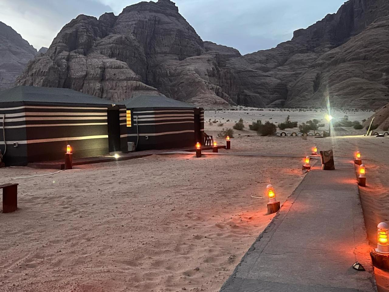 Scarlet Luxury Camp Wadi Rum Exterior foto