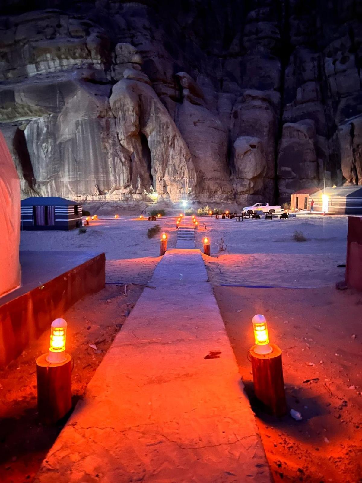 Scarlet Luxury Camp Wadi Rum Exterior foto