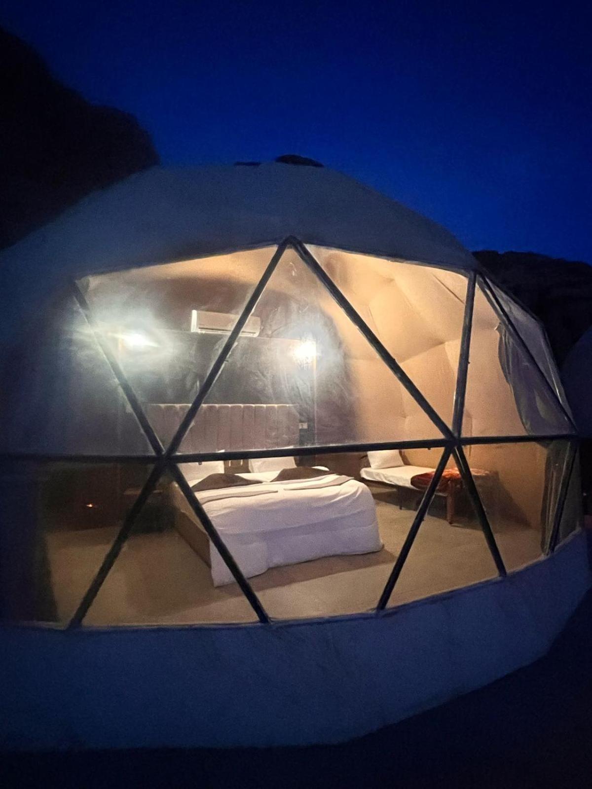 Scarlet Luxury Camp Wadi Rum Exterior foto